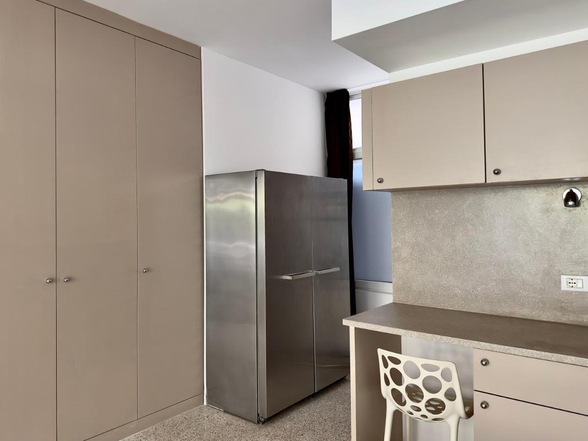 Grand Apartment Navigli Milan Bagian luar foto