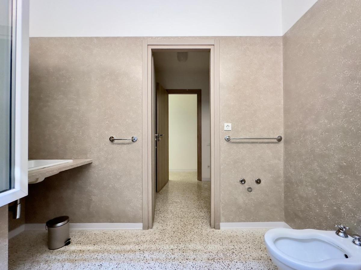 Grand Apartment Navigli Milan Bagian luar foto