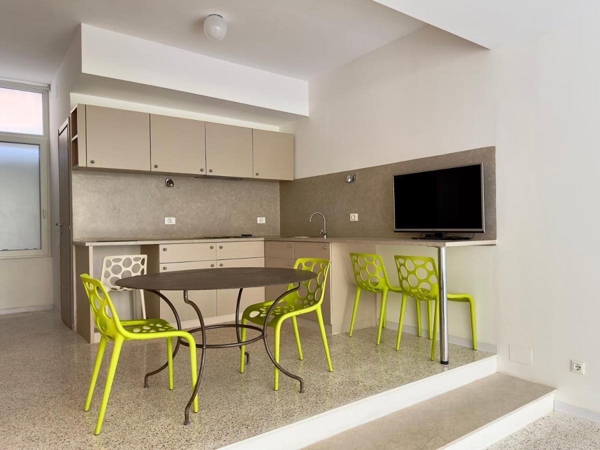 Grand Apartment Navigli Milan Bagian luar foto