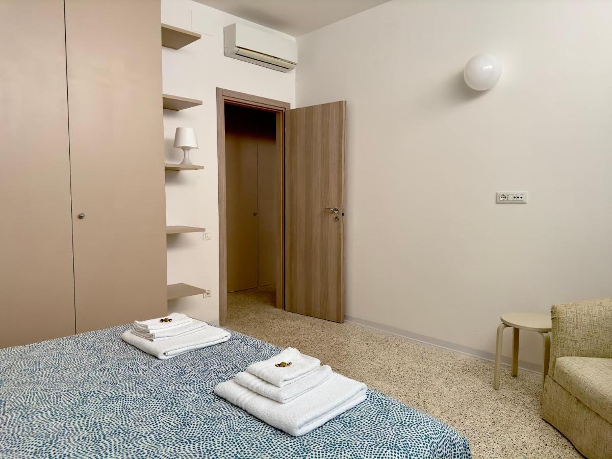 Grand Apartment Navigli Milan Bagian luar foto