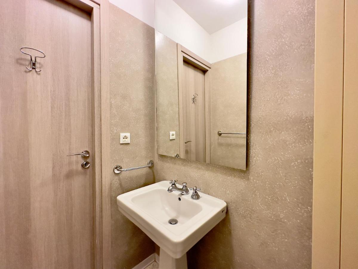Grand Apartment Navigli Milan Bagian luar foto