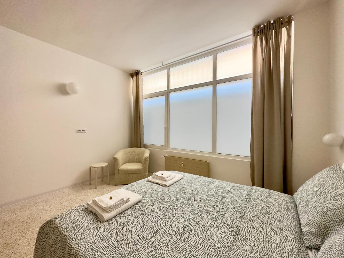 Grand Apartment Navigli Milan Bagian luar foto
